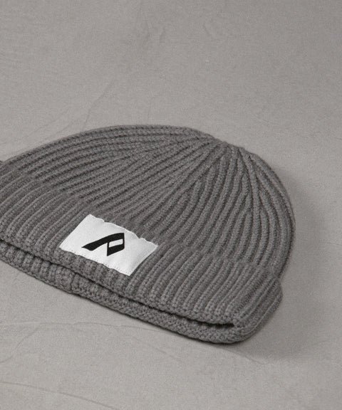 Beanie Wolf Grey